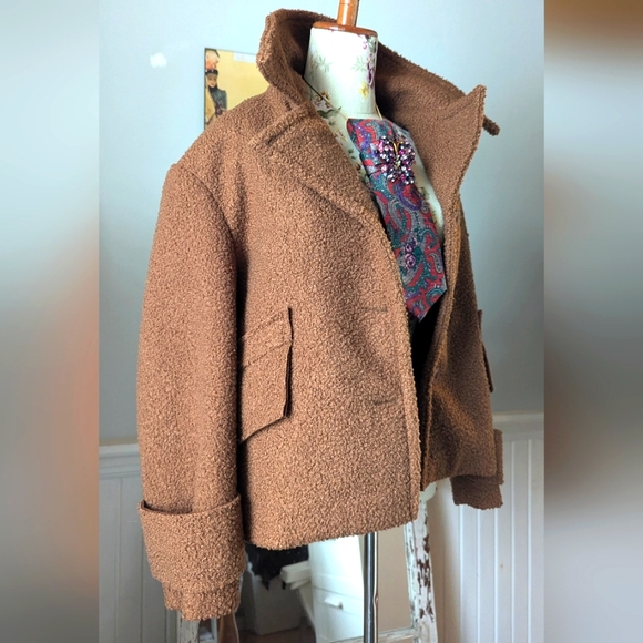 Chepe Cropped Oversized Jacket - Picture 3 of 10